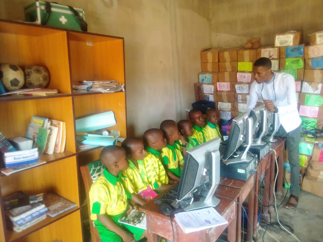 Digital Literacy and Technology Education for Pupils